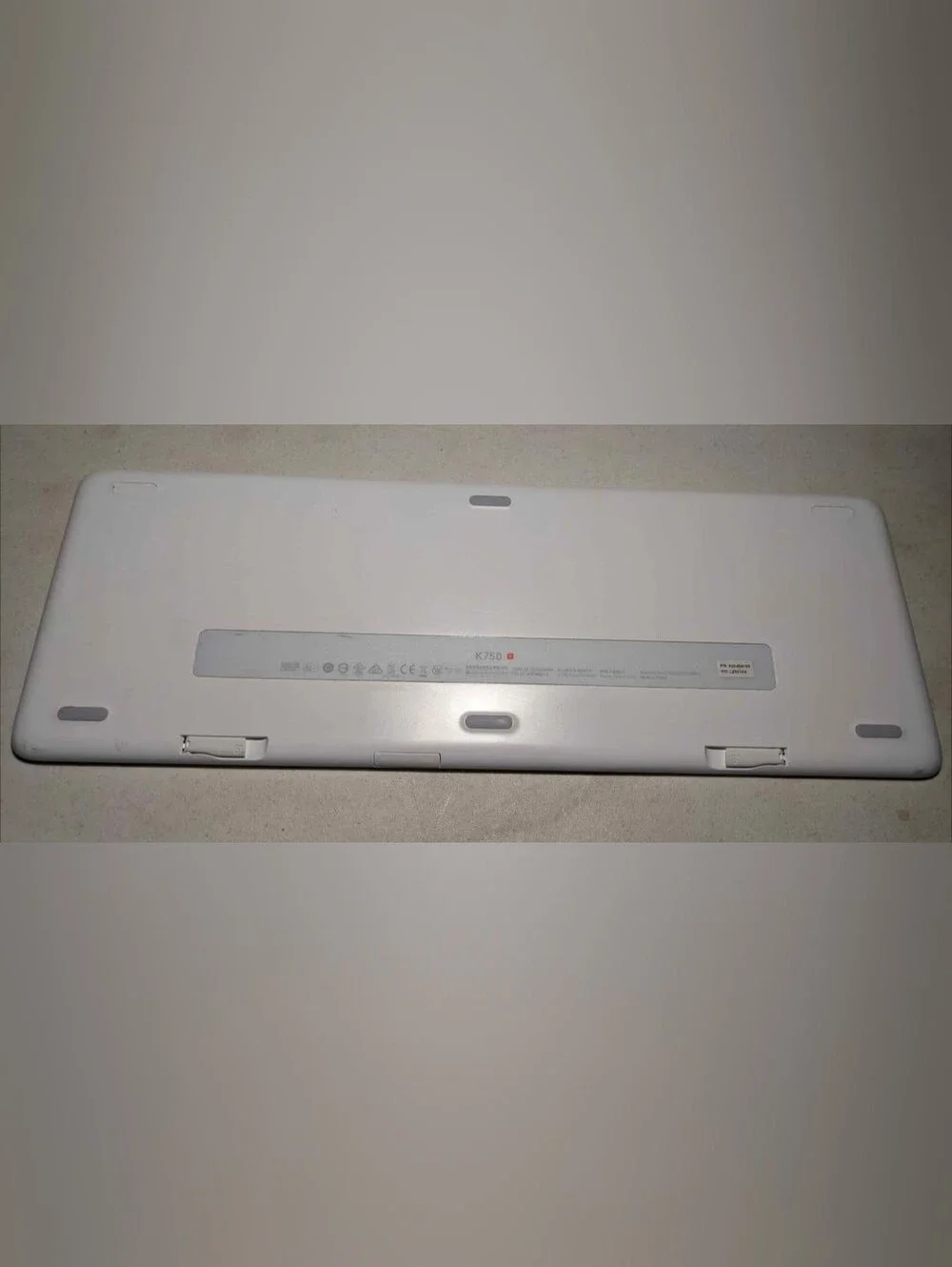 LOGITECH K750 WIRELESS KEYBOARD